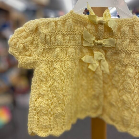 Vintage Hand Knit Yellow Baby 3/9m jacket/ bolero - Picture 2 of 3